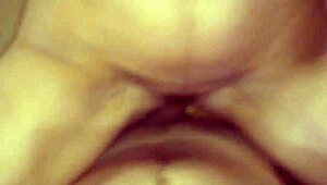 Modelo se deja coger mientras la graban