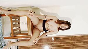 Geil stel in zelfgemaakte video voelt rush van hardcore neuken met kale kut en ruwe seks tot zaadshot.