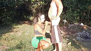 o safado me levou no mato e comeu meu cu... ahh, que delicia de pau grande no anal!