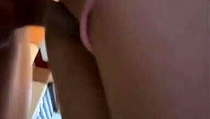 Hotwife skickar detta till sina cuckolds – första gången med bananmatlek och monsterkuk i grupp