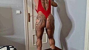 The bitch Danaxmuscles deepthroats and fucks her neighbor with big ass and muscular body
