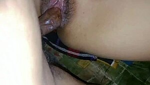 Huisgenotes vriendin is zo sappig, ik lik haar ballen diep in dorm met vrienden bij swinger seks