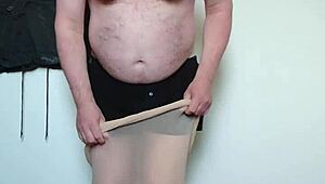 Carmen Nylonjunge Tries Full-Body Nylon