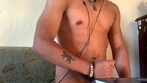 Maluma Masturbates Super Rich and Alone in This Amateur Athletic Fitness Solo Session – So Hot!