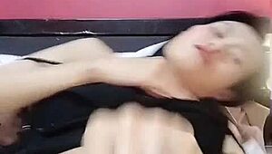 thaitwentybabe painted her fingernails with care, then turned her attention to pleasuring her wet pussy intimately.