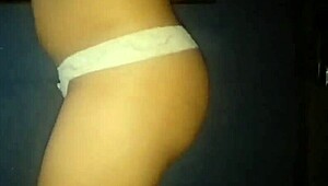 Amateur Babe With Big Ass Spreads For Homemade Ebony Blowjob Action!