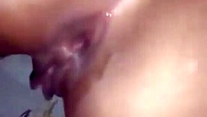 Historien starter med latina amatør i undertøy som tar dyp hals og blowbang