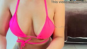 rosa vermelha experienced intimacy once and now anticipates another moment