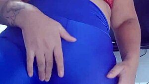 اشتريت فستان 18+ صغير جديد وروحت أوري طيزي الكبيرة على الكام