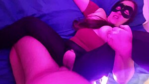 Waarom krijgt deze amateur Latina milf met reusachtige cameltoe wilde neuk in Colombiaanse compilatie?