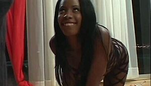 A núbiai hercegnő folytatja történetét a 4. kötet 4. jelenetében