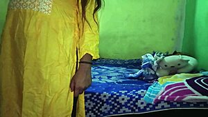 インドのホットバブヒがデヴァーとドッグスタイルで大尻曲げて犯す