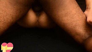 dame duro papi rompeme ese coño, big ass colombian bride babe getting fucked hard at home 😈🍑.