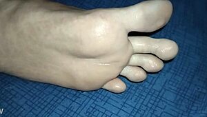 Pezinho With Smelly Feet And Saliva Jerk Off For Me Come On