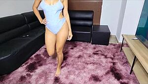 18岁墨西哥大屁股大奶继妹诱惑自制肛交极限？