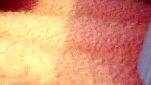 I just love the feel of talcum powder all over my curvy body, making everything so sensual and wet.