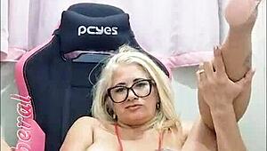 i'm showing off my wet pussy for all you naughty guys who wanna pound it - let's meet at the hotel and fuck hard