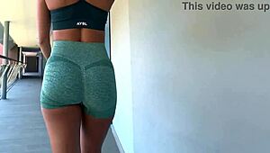 Καυτή 18+ παρασυρμένη από δάσκαλο τένις μπαίνει τρελό σεξ παιχνίδι με μπόντι μπίλντερ σε εξωτερικό casting