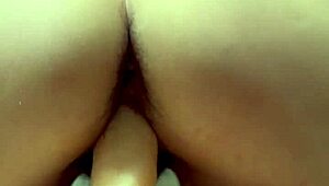 Rij op mijn Tantaly pop met harige gezwollen tepels en spuitend op grote lul dildo, monsterintensiteit