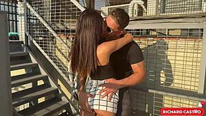 ثنائي نجمات إباحية شهواني يتمتع بجنس حميم بدون واقي مص وقذف بفم الجزء 1