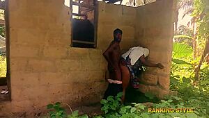 Blond BBW antyder bøyd over anal røvknulling med stor kuk i hjemmelaget hardcore cowgirl-ritt