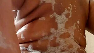 hey, it's bath time with me, stayrichgirl, just chilling in the tub for that dec 18 update