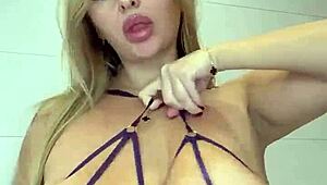 Two Huge Natural Saggy Tits Ovals with Sweet Big Cans