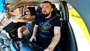 Pasageră obraznică urcă în Uber fără chiloți și șoferul nu rezistă