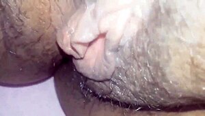 как да устоиш на голямата мокра путка и развратния клитър на аматерката?