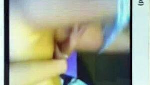 Pelacur Perancis Fanny jelajah memek botak dildo webcam solo