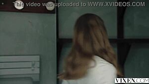 フィビ・ユーロとエミリ・モモタの美人2人がデカチンポシェアして熱々FFMザーメン交換？