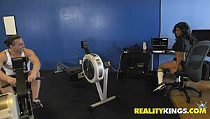 ey Xori Vera lista para esos gains sexuales intensos en el gym?