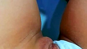 Ei, acha que essa amadora tarada aguenta anal bruto e garganta do pauzão do fotógrafo?