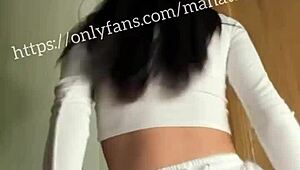 ¡Qué rico, esta brasileña con culo gigante bailando funk me pone caliente, o será vibe japonesa?