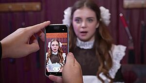 Å nei, denne søte 18+ jenta besøker sin gamle nabo for hard dyp suging og hundestilling knulling 😈