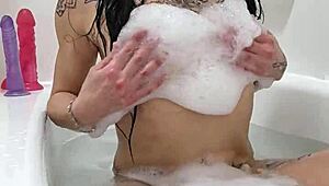 Hej Emy Angel, mar ne obožuješ sproščanja v pomirjajoči kopeli vsakič?