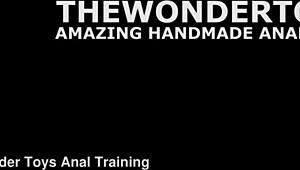 Η Ashley Rose νιώθει έντονη καύλα δοκιμάζοντας γιγάντιο dildo Balldog με πρωκτική γροθιά