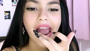 Zorrita goes live for a casual web chat session with her Latina flair.