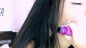 Zorrita goes live for a casual web chat session with her Latina flair.