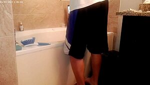 Hey, just generally tidying up the bathroom for some house chore work 😊