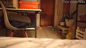 Esposa Gordita Embarazada Poniendose Una Tanga