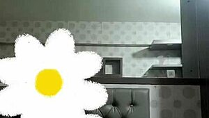 Selingkuh sama ibu sambung di kamar koss