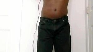 I love finding that extra time to shave and masturbate privately, feel free to join in too!