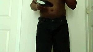 I love finding that extra time to shave and masturbate privately, feel free to join in too!