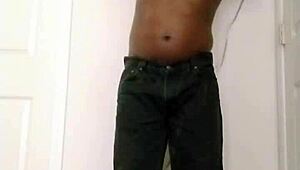 I love finding that extra time to shave and masturbate privately, feel free to join in too!