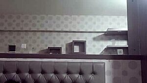 Selingkuh sama ibu sambung di kamar koss