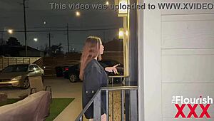 야, 이 작은 18+ 애니메이션 여자 문신하고 이웃 큰 흑인 자지로 인터레이셜 개새끼 스타일로 구부러짐