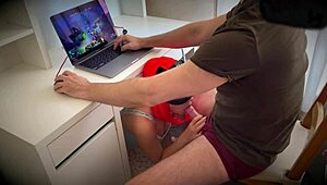 That ginger girl blew me while I played Dota 2