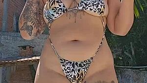 Hey did you see this married couple with her big ass flashing in the pool like exhibitionists