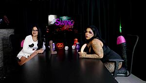 Morena toont haar pijpvaardigheden door het speeltje helemaal kwijlend te maken - marcelly melo sheer red